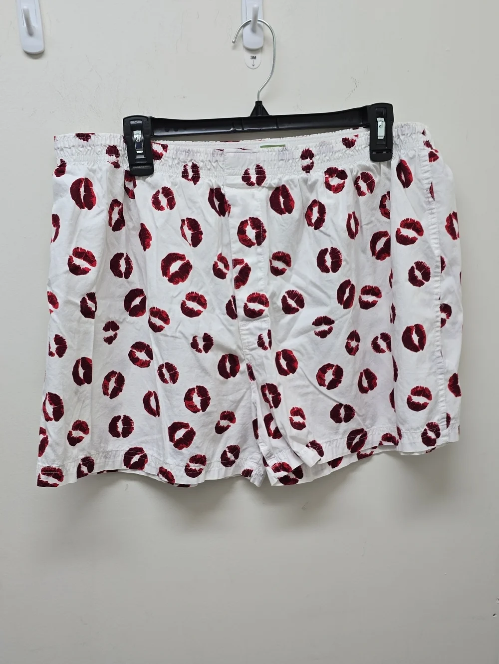 MERONA Men's White Boxer Shorts with Red Lip Print - Size XL